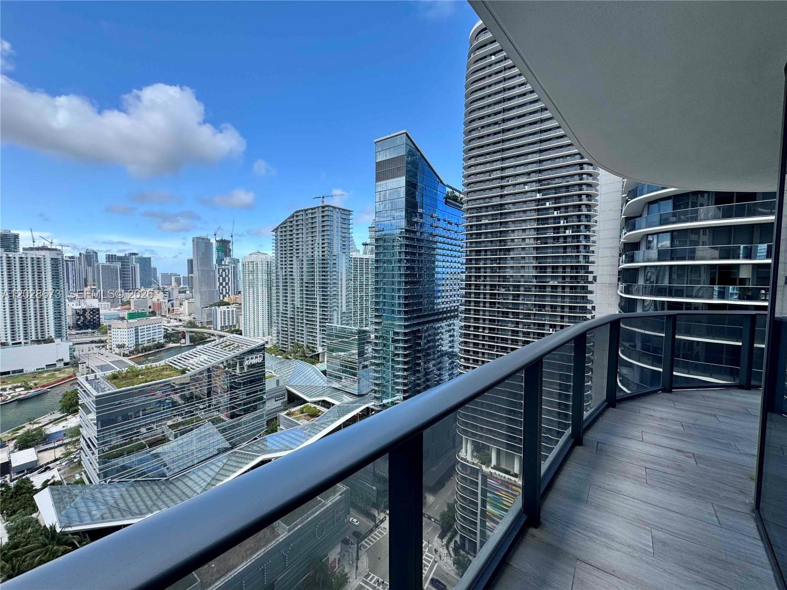 55 SW 9th St #3201, Miami FL 33130