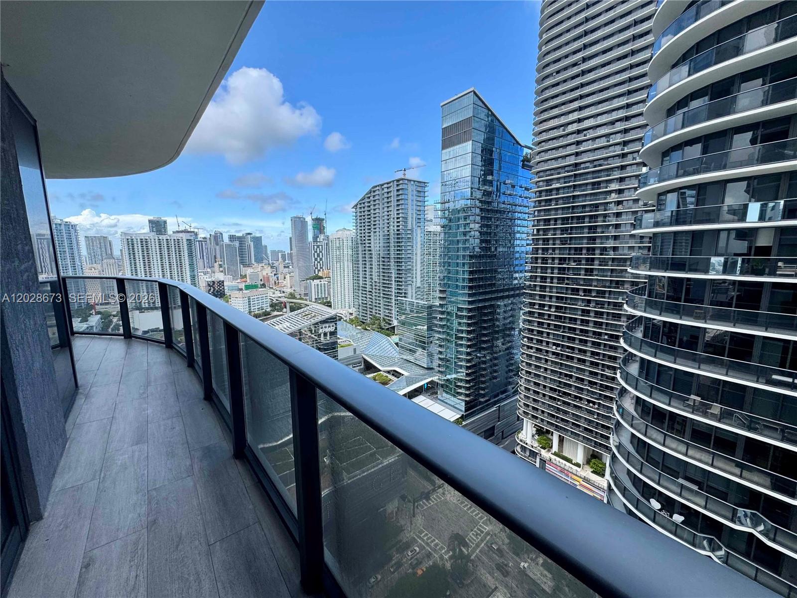 55 SW 9th St #3201, Miami FL 33130
