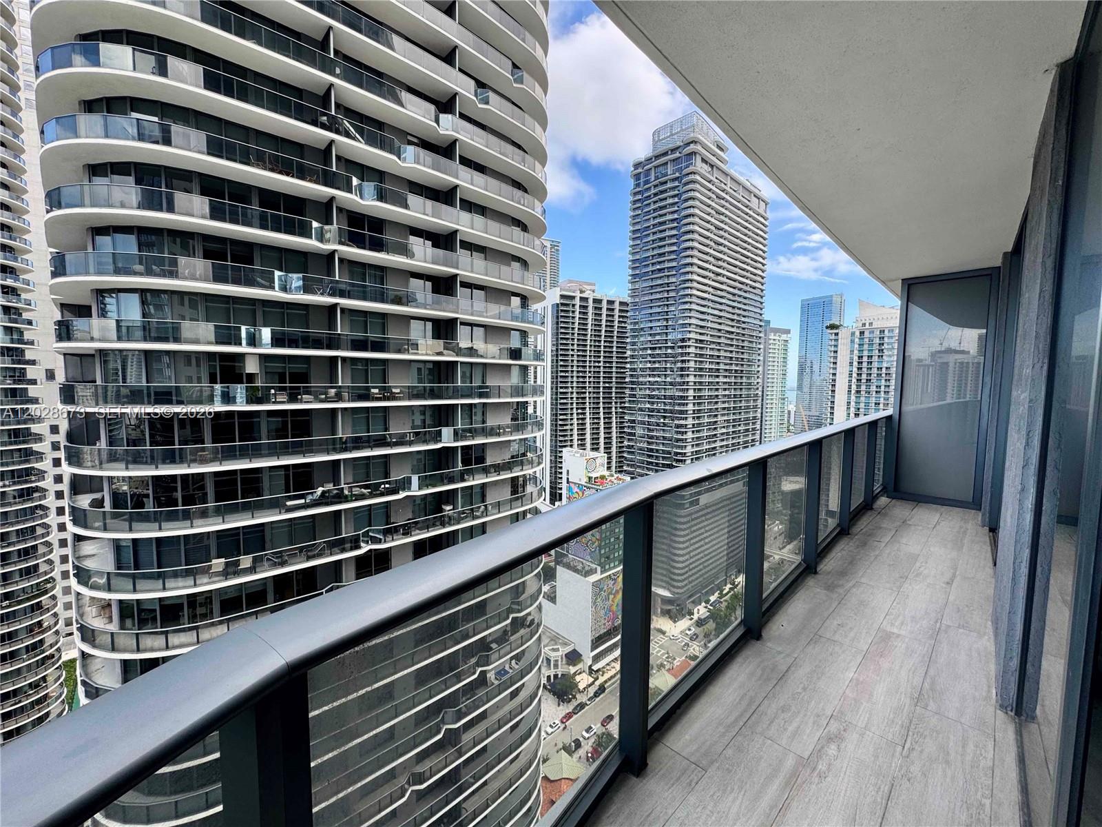 55 SW 9th St #3201, Miami FL 33130