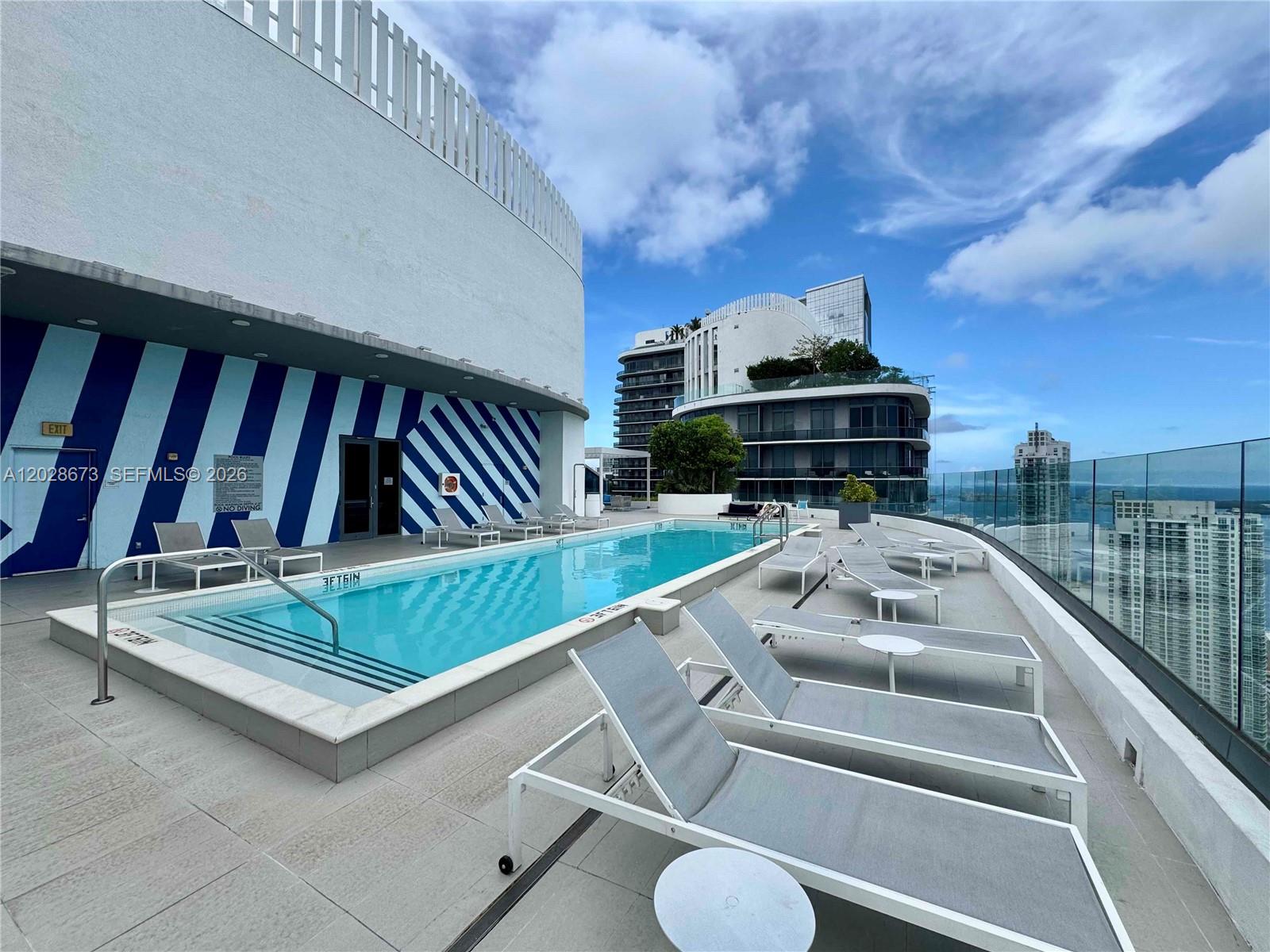 55 SW 9th St #3201, Miami FL 33130