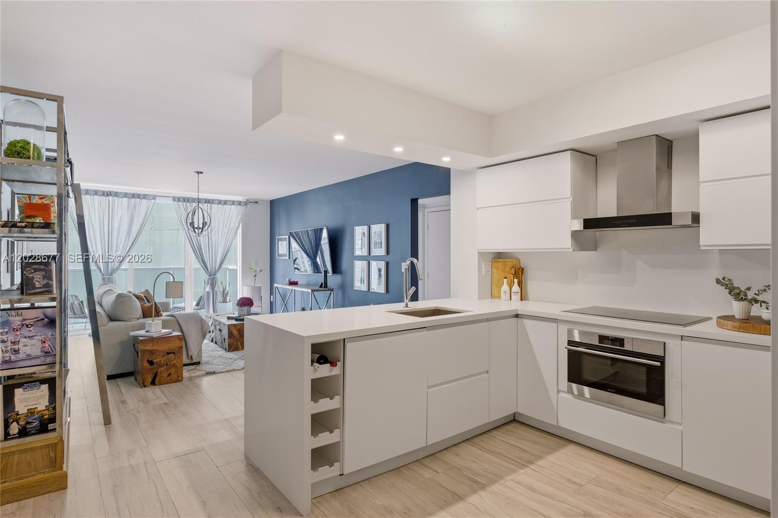 31 SE 5th St #2410, Miami FL 33131