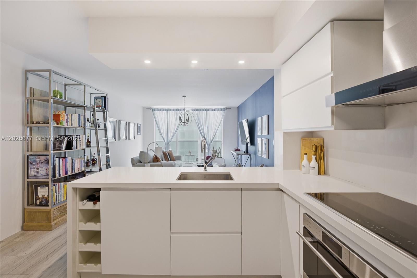 31 SE 5th St #2410, Miami FL 33131