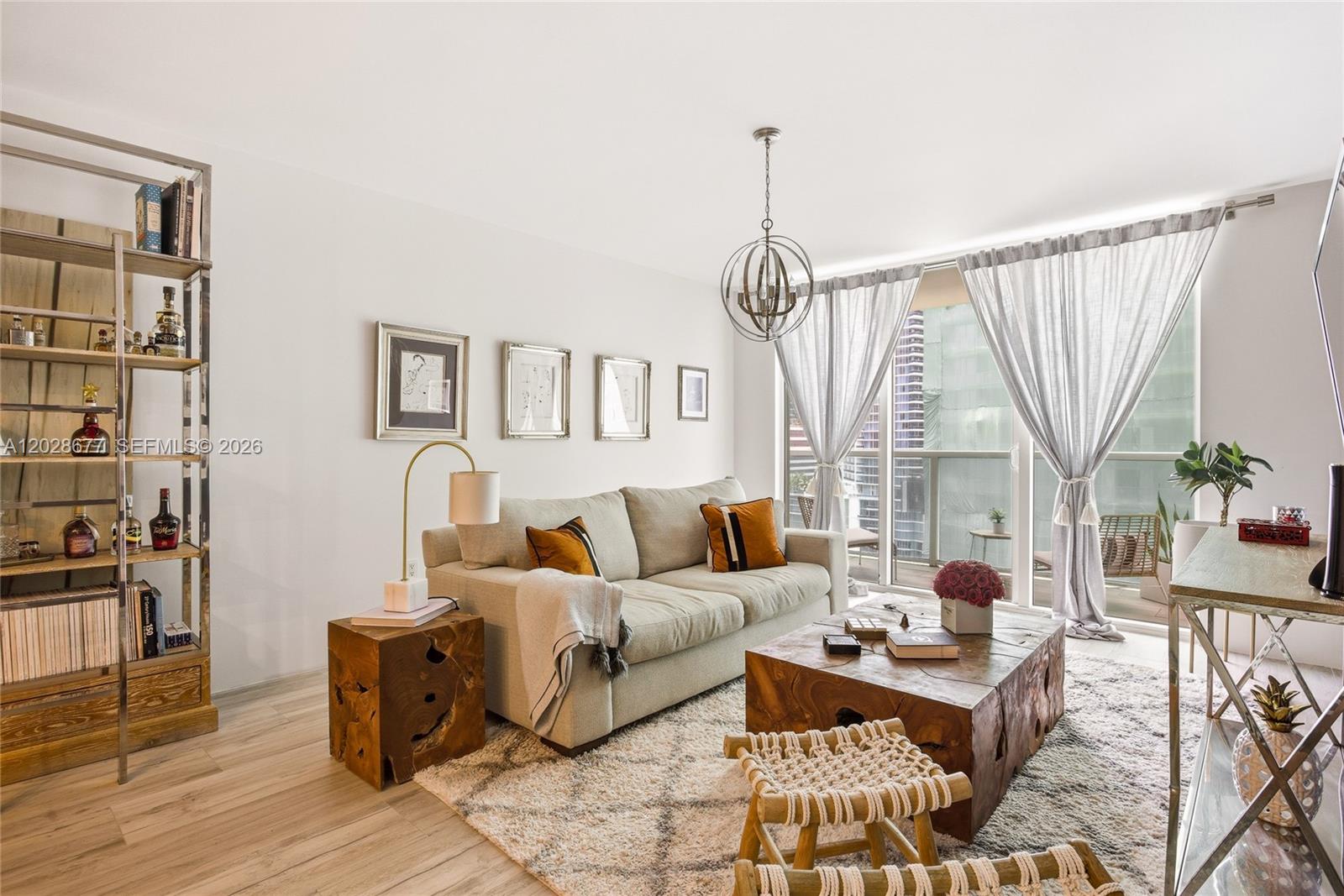 31 SE 5th St #2410, Miami FL 33131