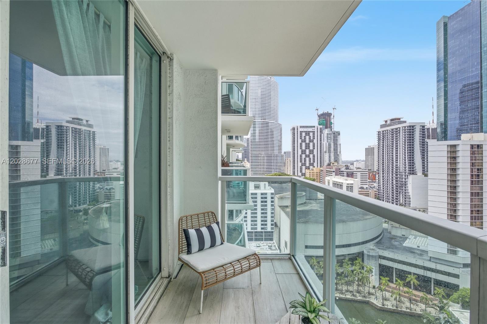 31 SE 5th St #2410, Miami FL 33131
