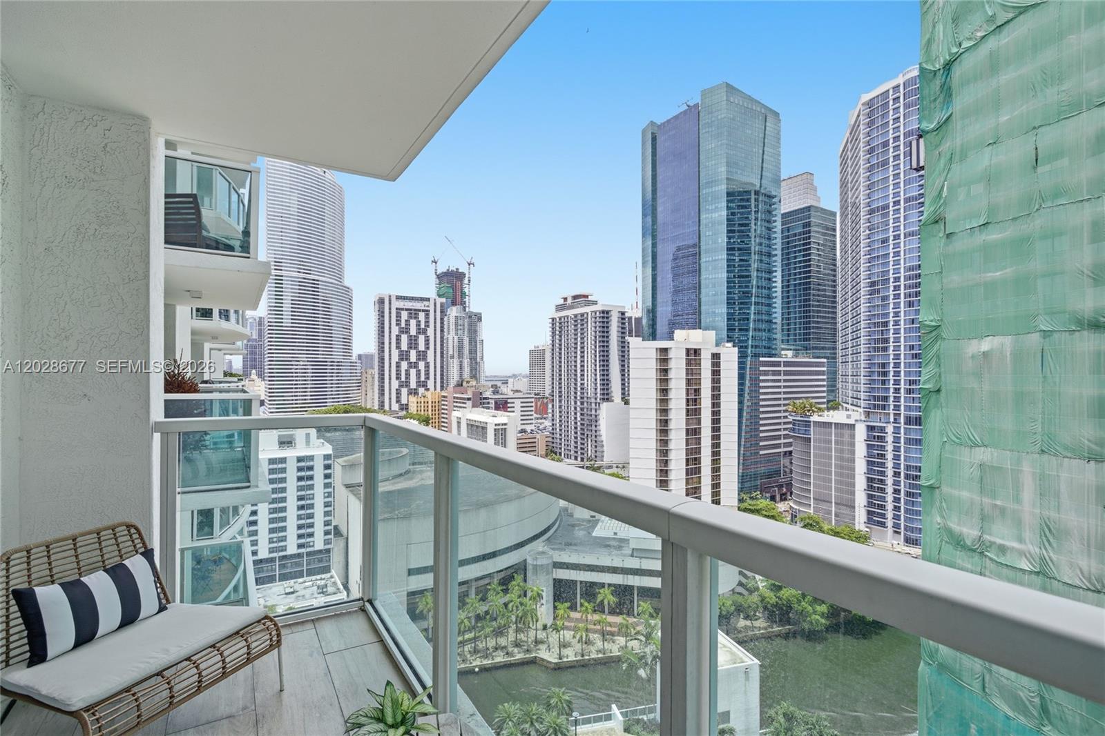 31 SE 5th St #2410, Miami FL 33131