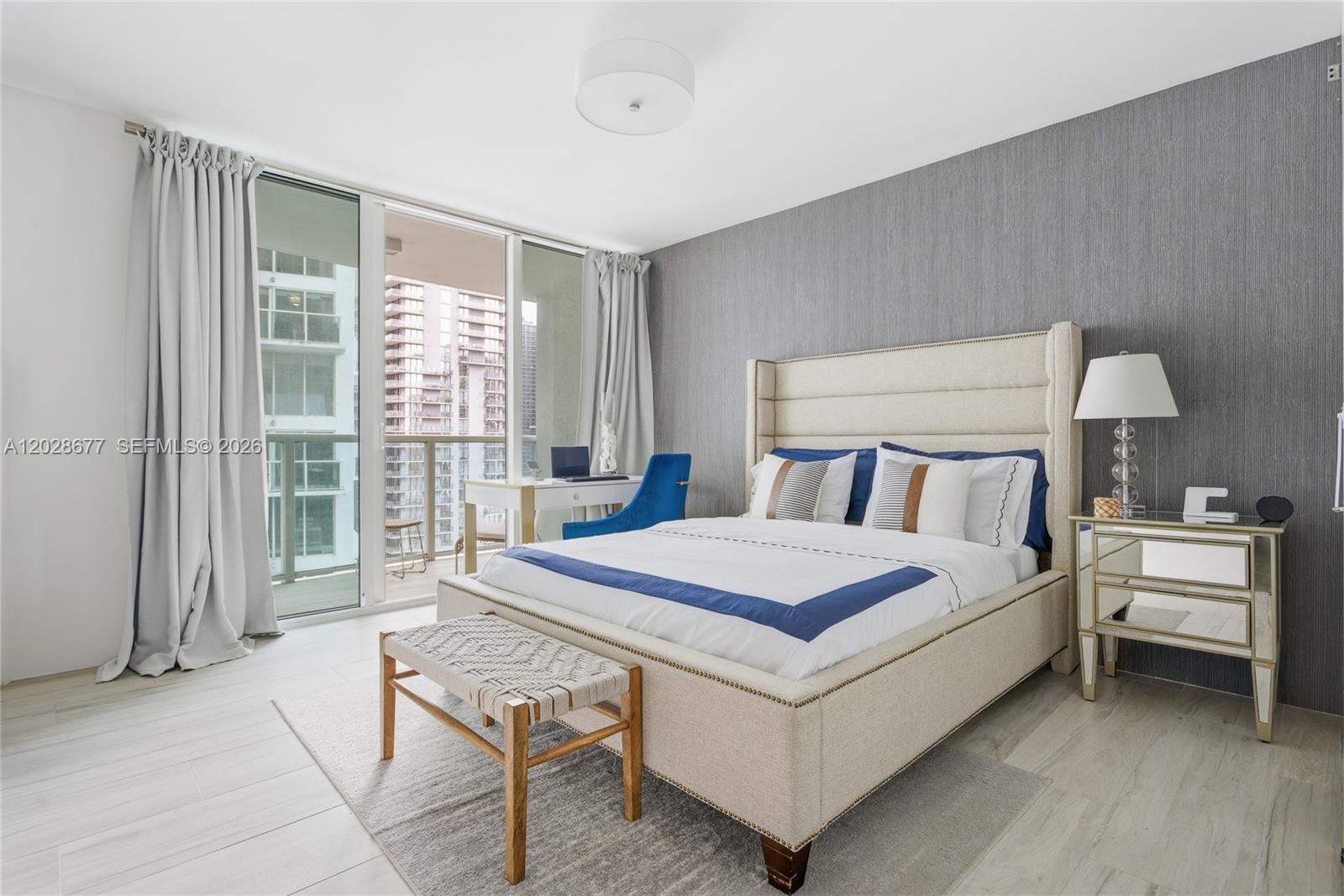 31 SE 5th St #2410, Miami FL 33131