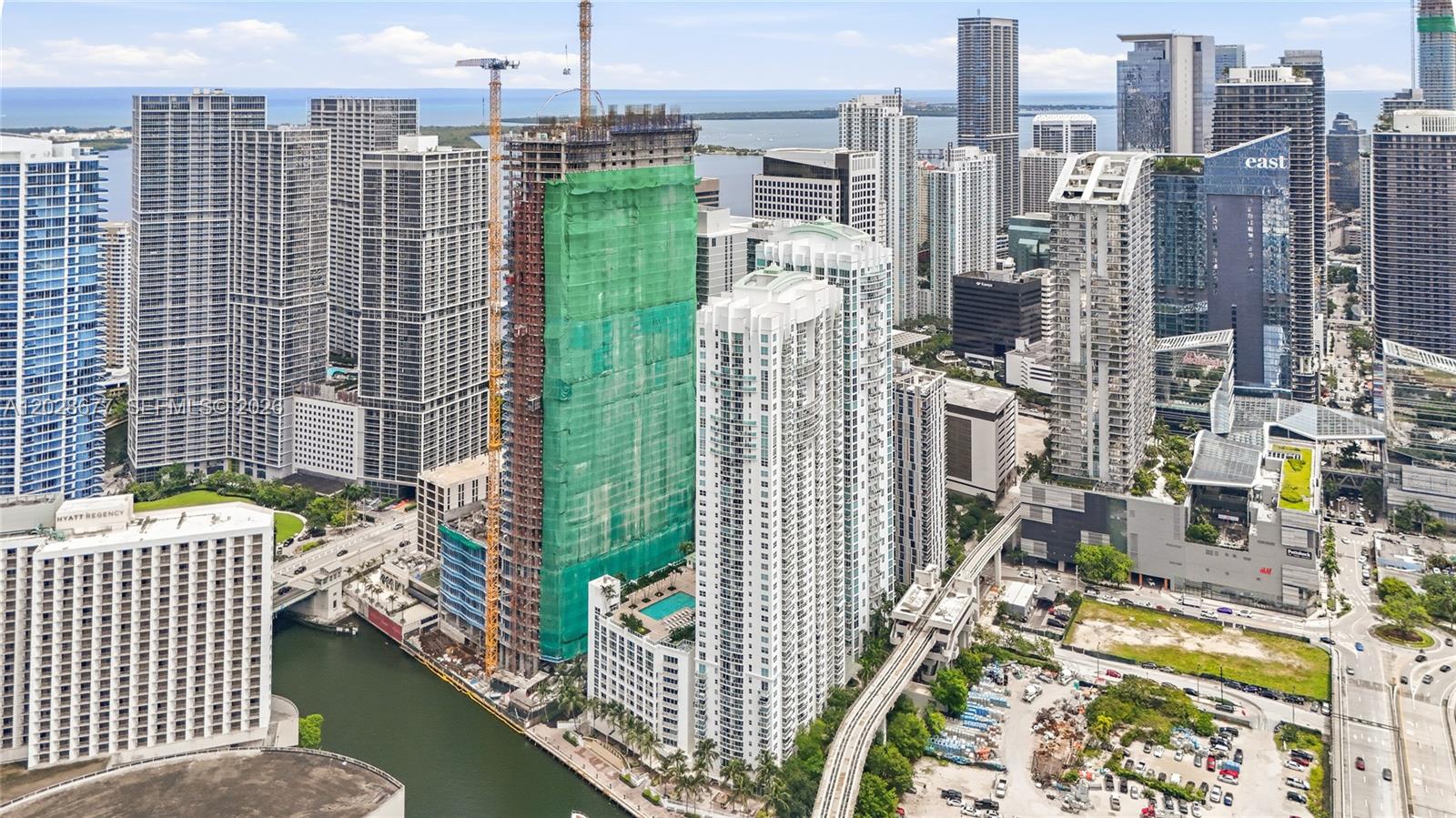 31 SE 5th St #2410, Miami FL 33131