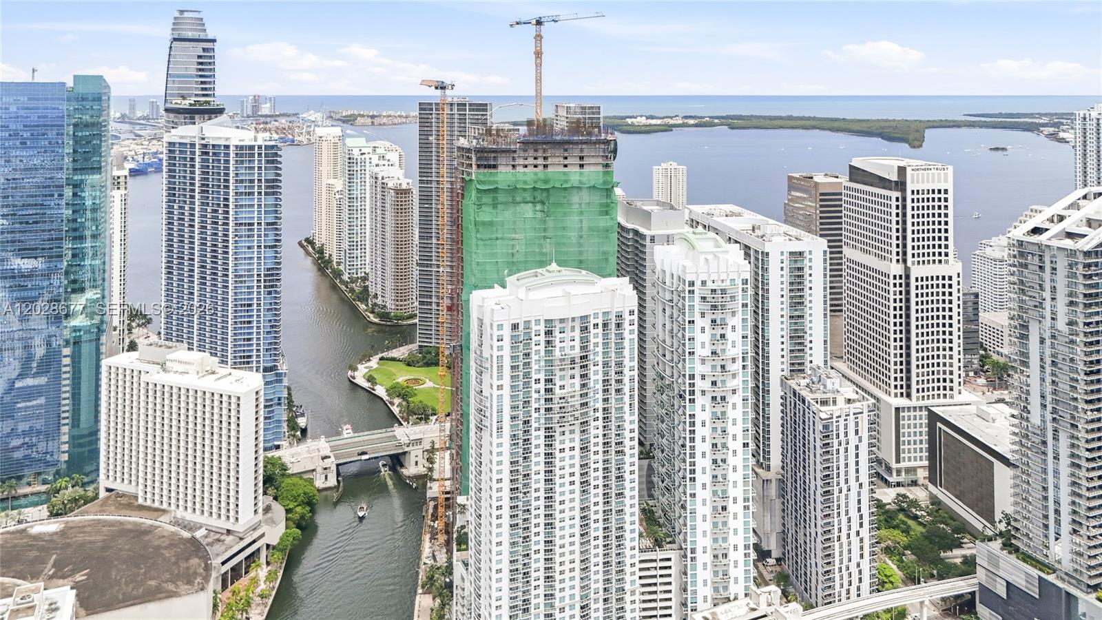 31 SE 5th St #2410, Miami FL 33131
