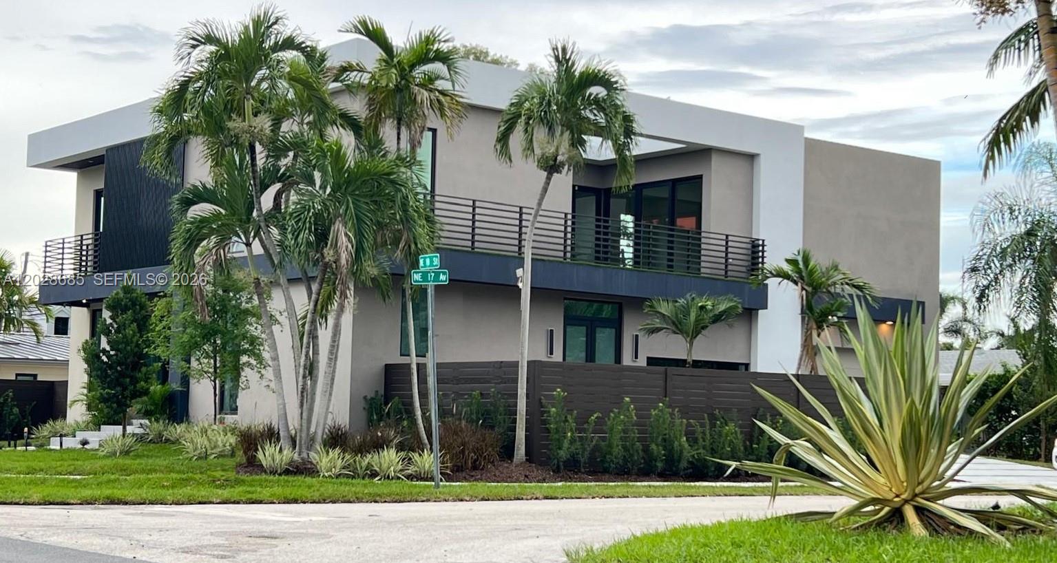1700 NE 18th St, Fort Lauderdale FL 33305