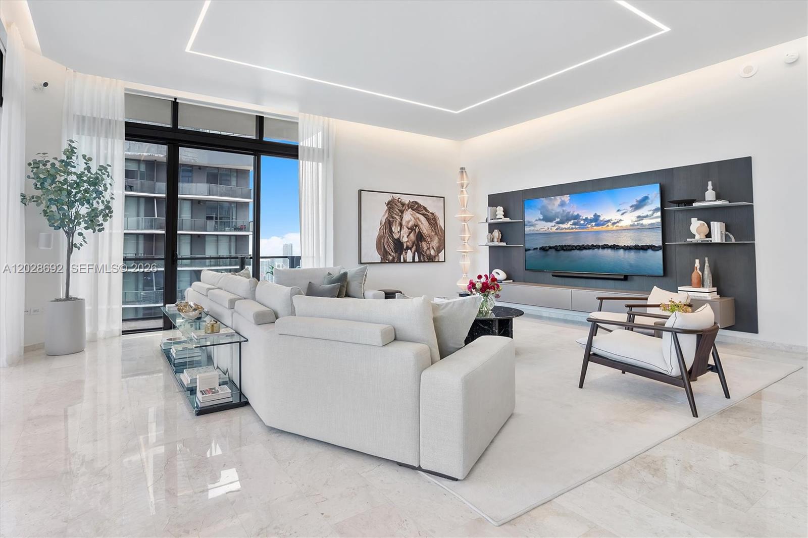 88 SW 7th St #4001, Miami FL 33130