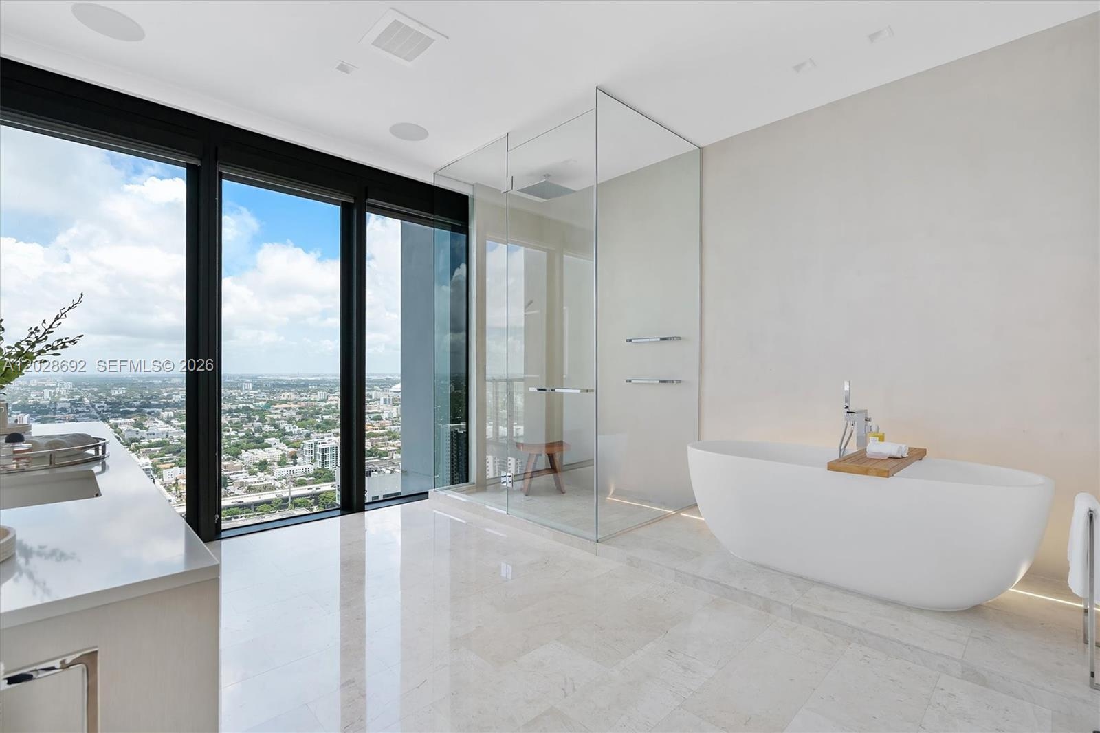 88 SW 7th St #4001, Miami FL 33130