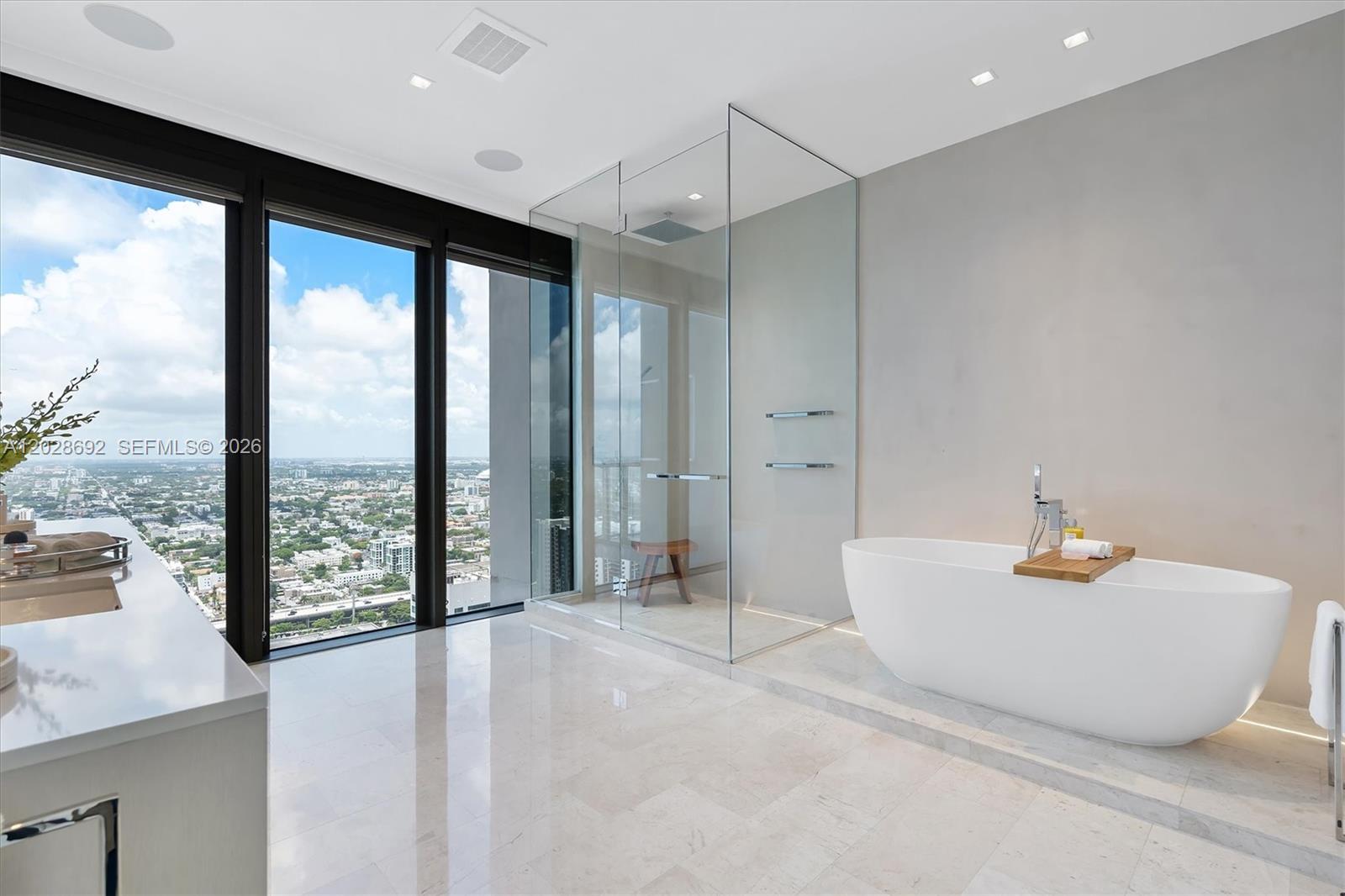 88 SW 7th St #4001, Miami FL 33130