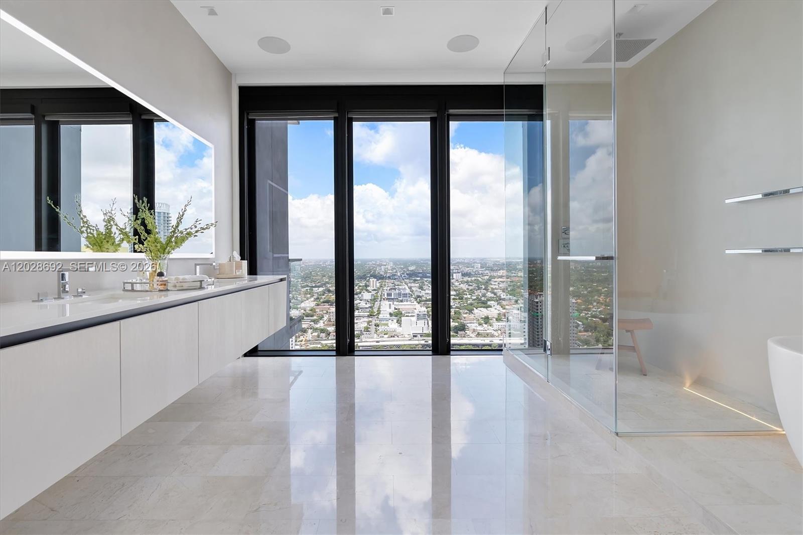 88 SW 7th St #4001, Miami FL 33130