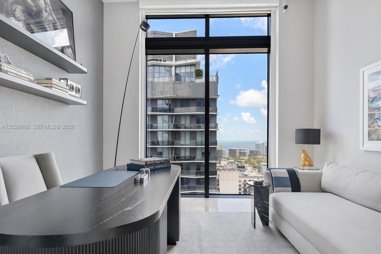 88 SW 7th St #4001, Miami FL 33130