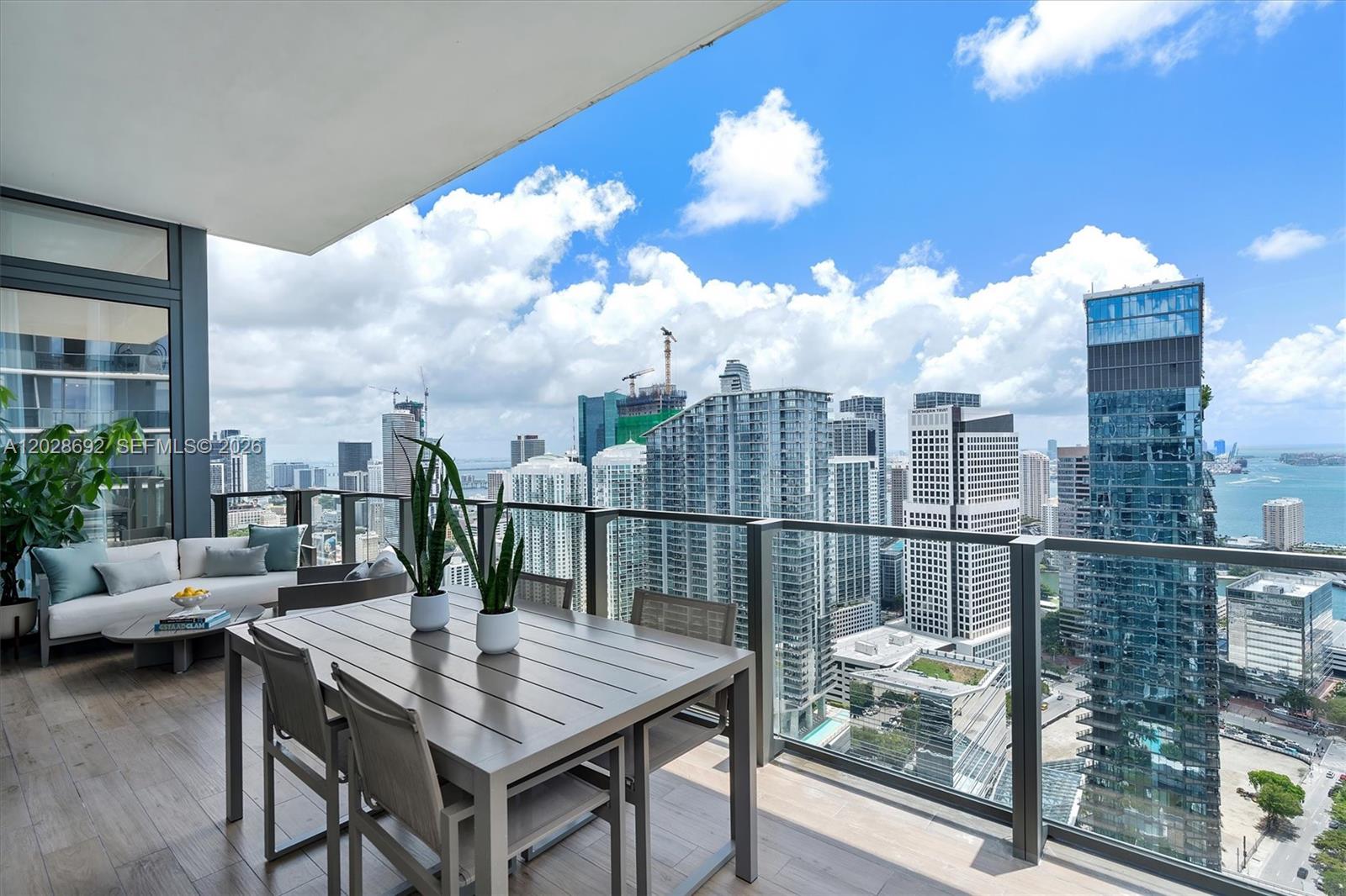 88 SW 7th St #4001, Miami FL 33130