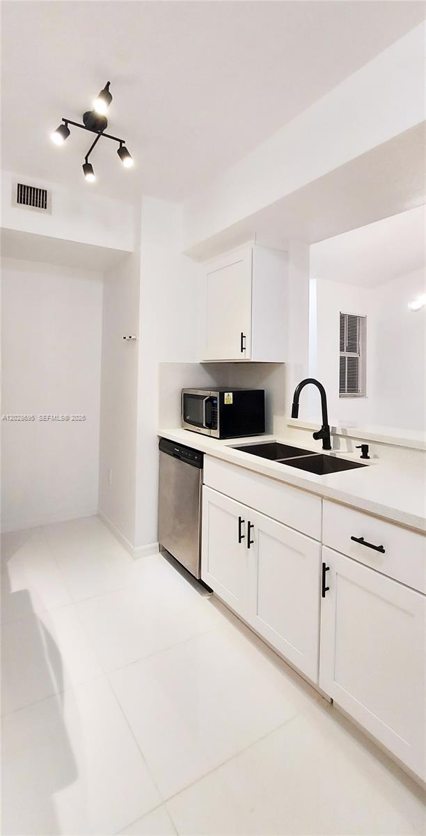 2501 Centergate Dr #203, Miramar FL 33025