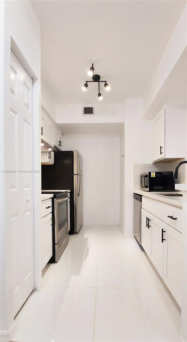2501 Centergate Dr #203, Miramar FL 33025