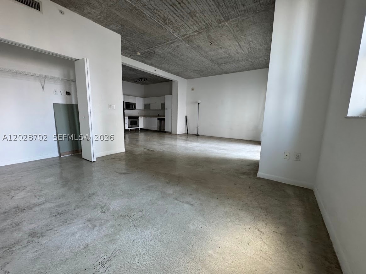 234 NE 3rd St #1208, Miami FL 33132