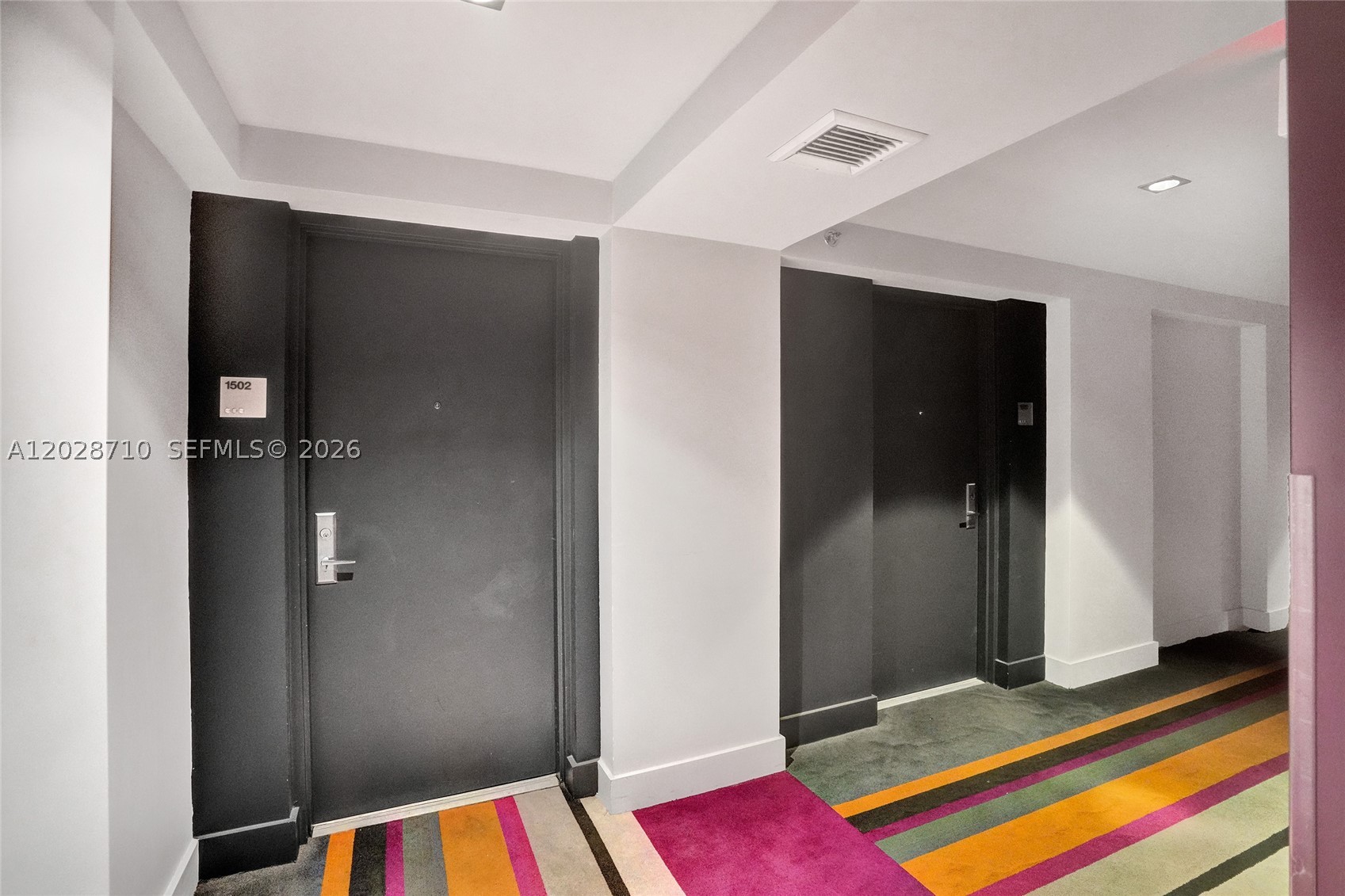 55 SE 6th St #1502, Miami FL 33131