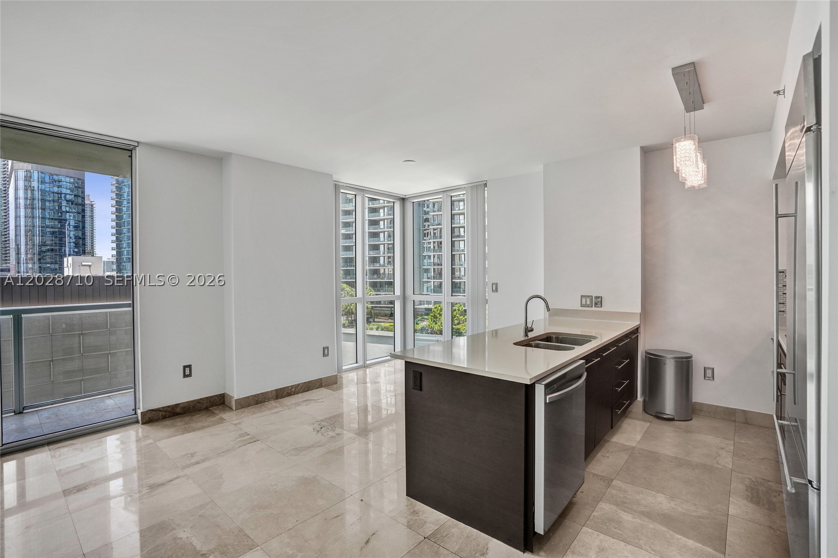 55 SE 6th St #1502, Miami FL 33131
