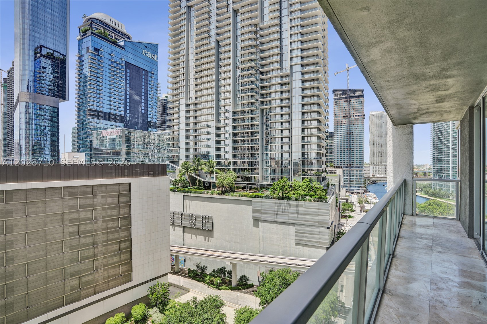 55 SE 6th St #1502, Miami FL 33131