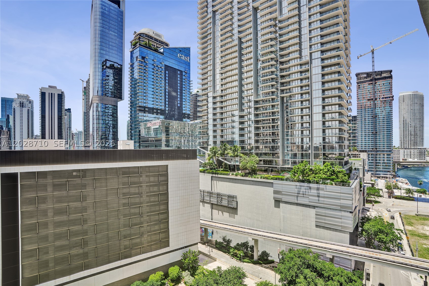 55 SE 6th St #1502, Miami FL 33131