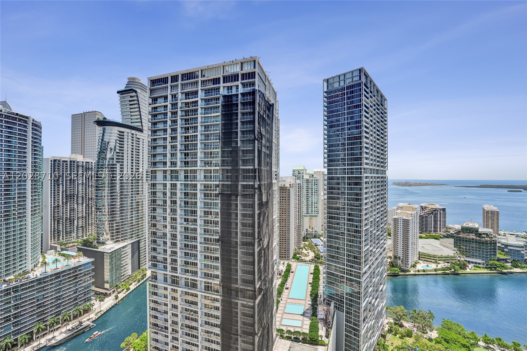 55 SE 6th St #1502, Miami FL 33131