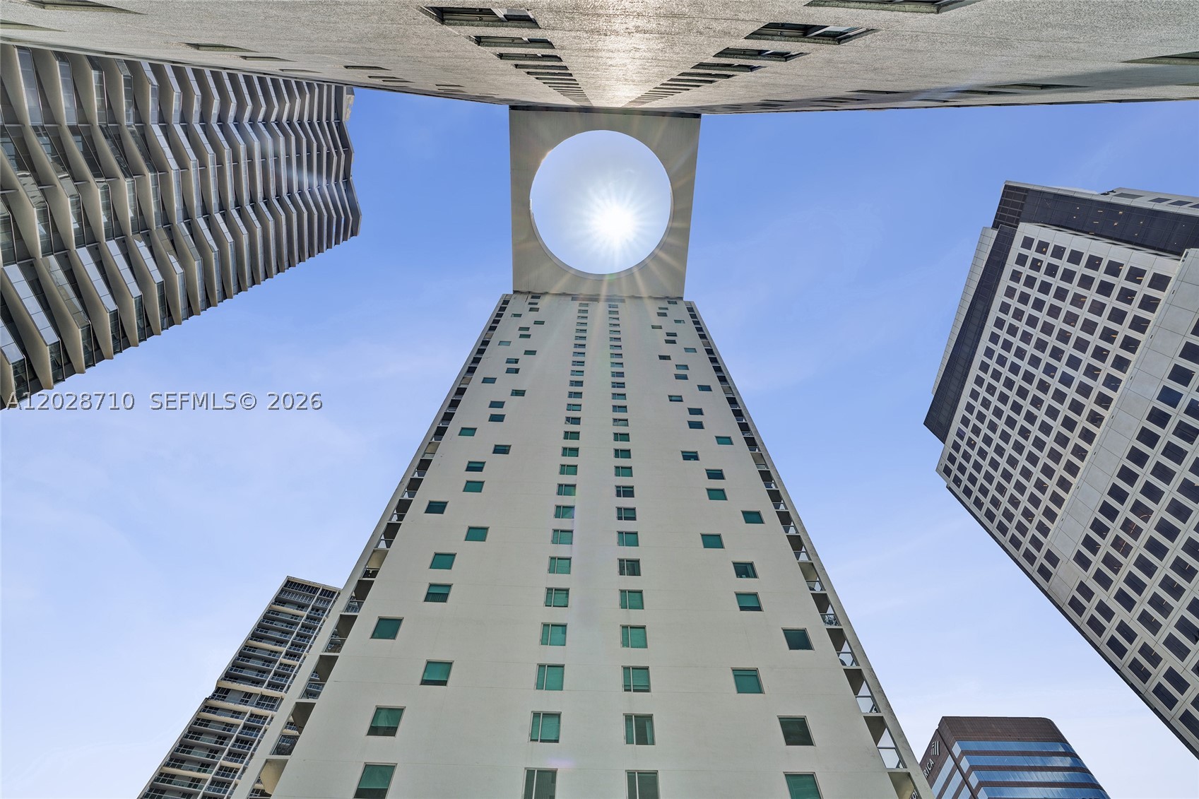 55 SE 6th St #1502, Miami FL 33131