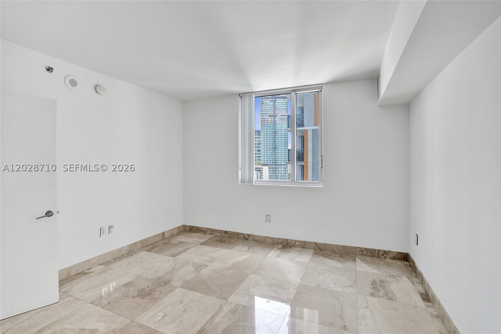 55 SE 6th St #1502, Miami FL 33131