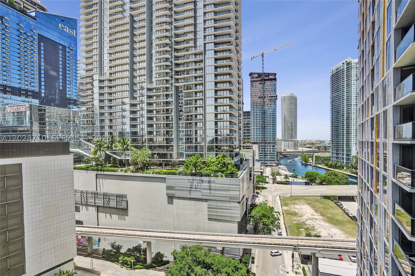 55 SE 6th St #1502, Miami FL 33131