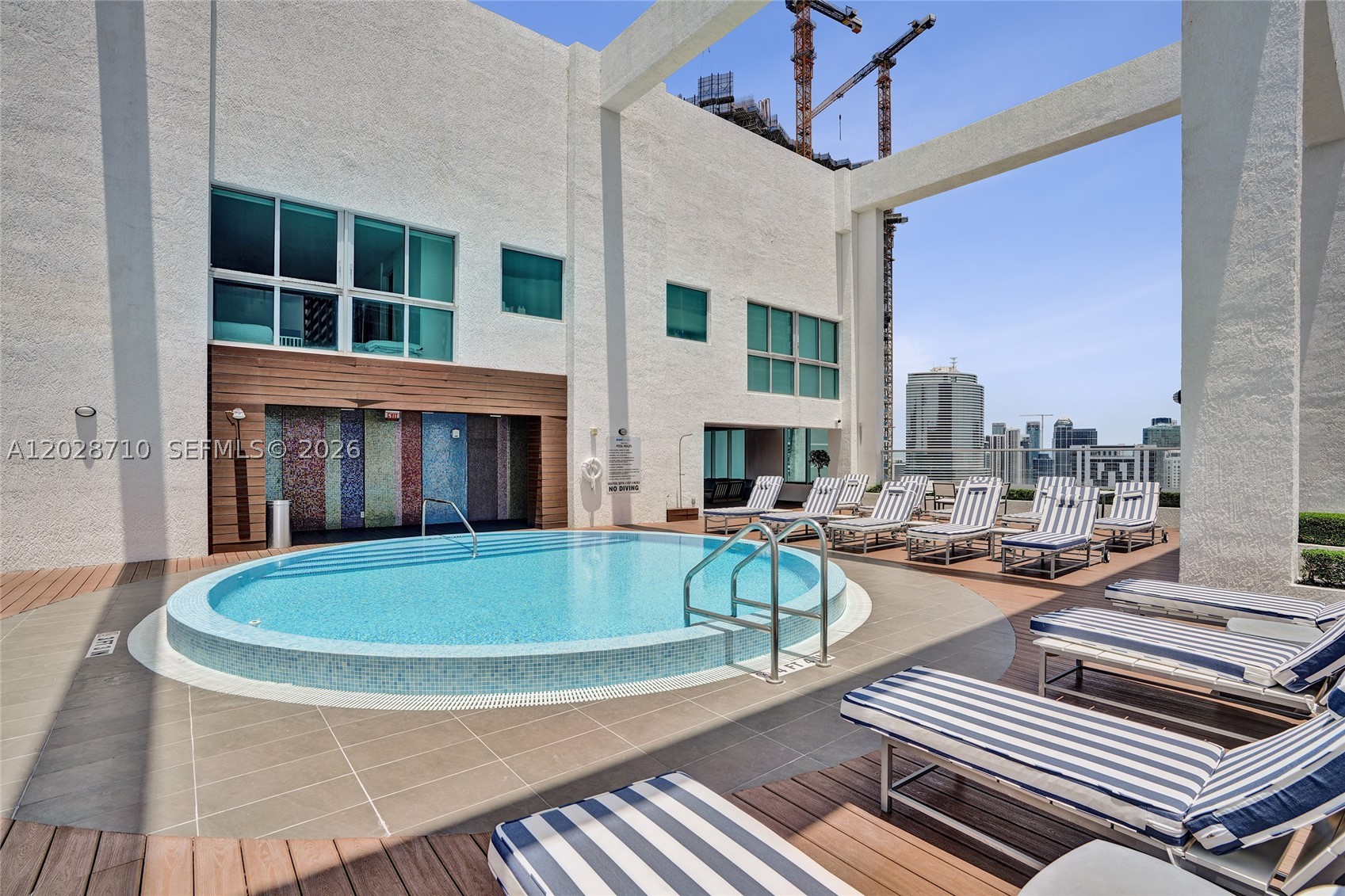 55 SE 6th St #1502, Miami FL 33131