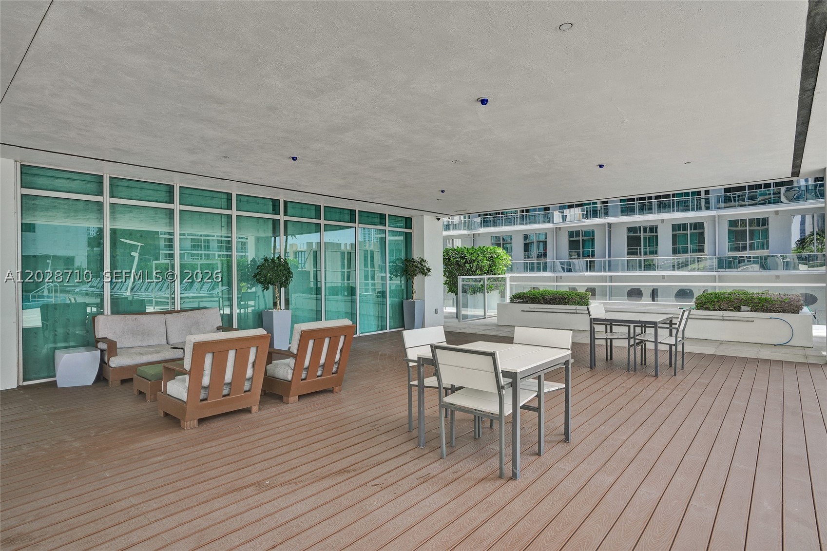 55 SE 6th St #1502, Miami FL 33131