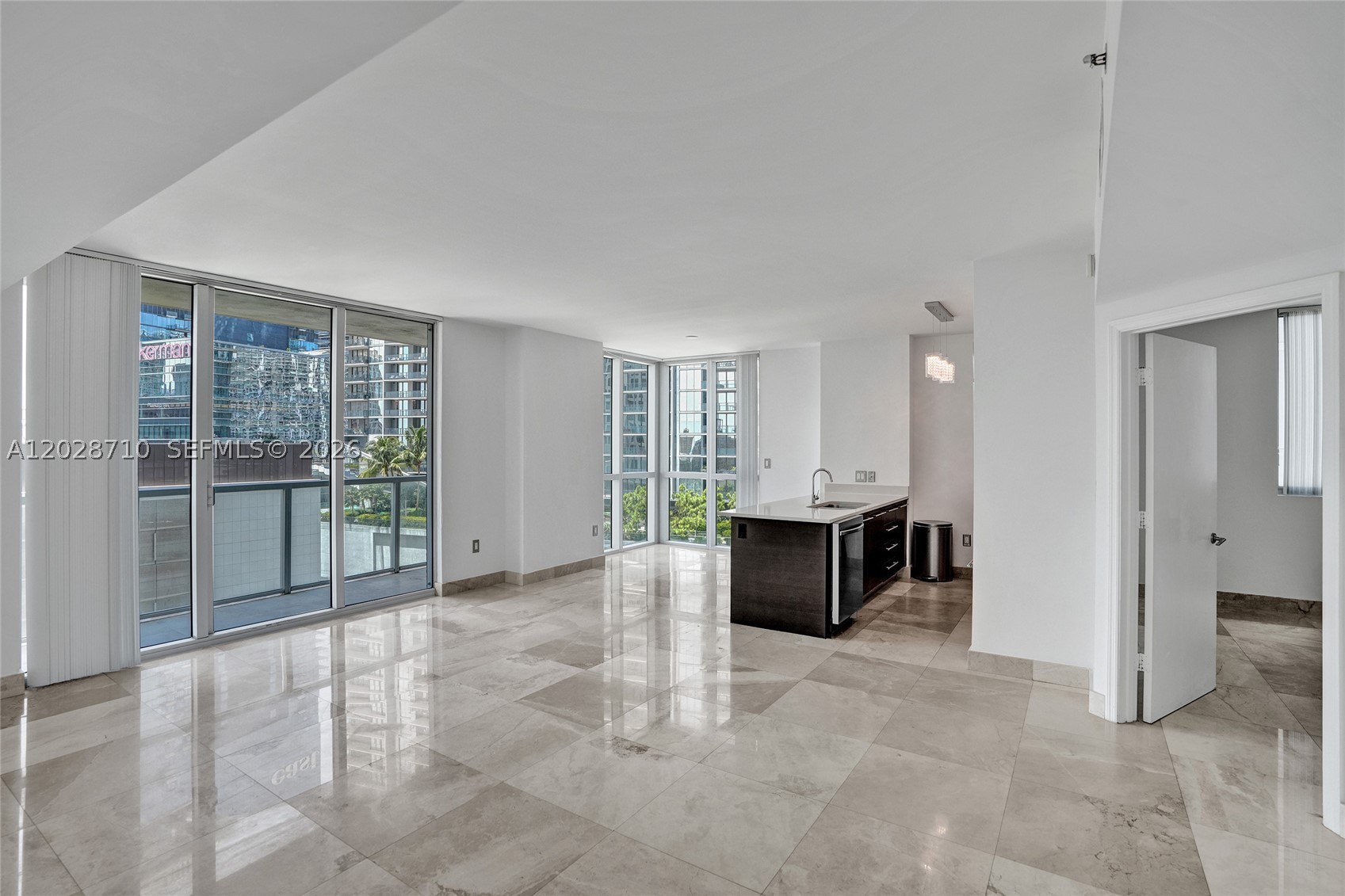 55 SE 6th St #1502, Miami FL 33131