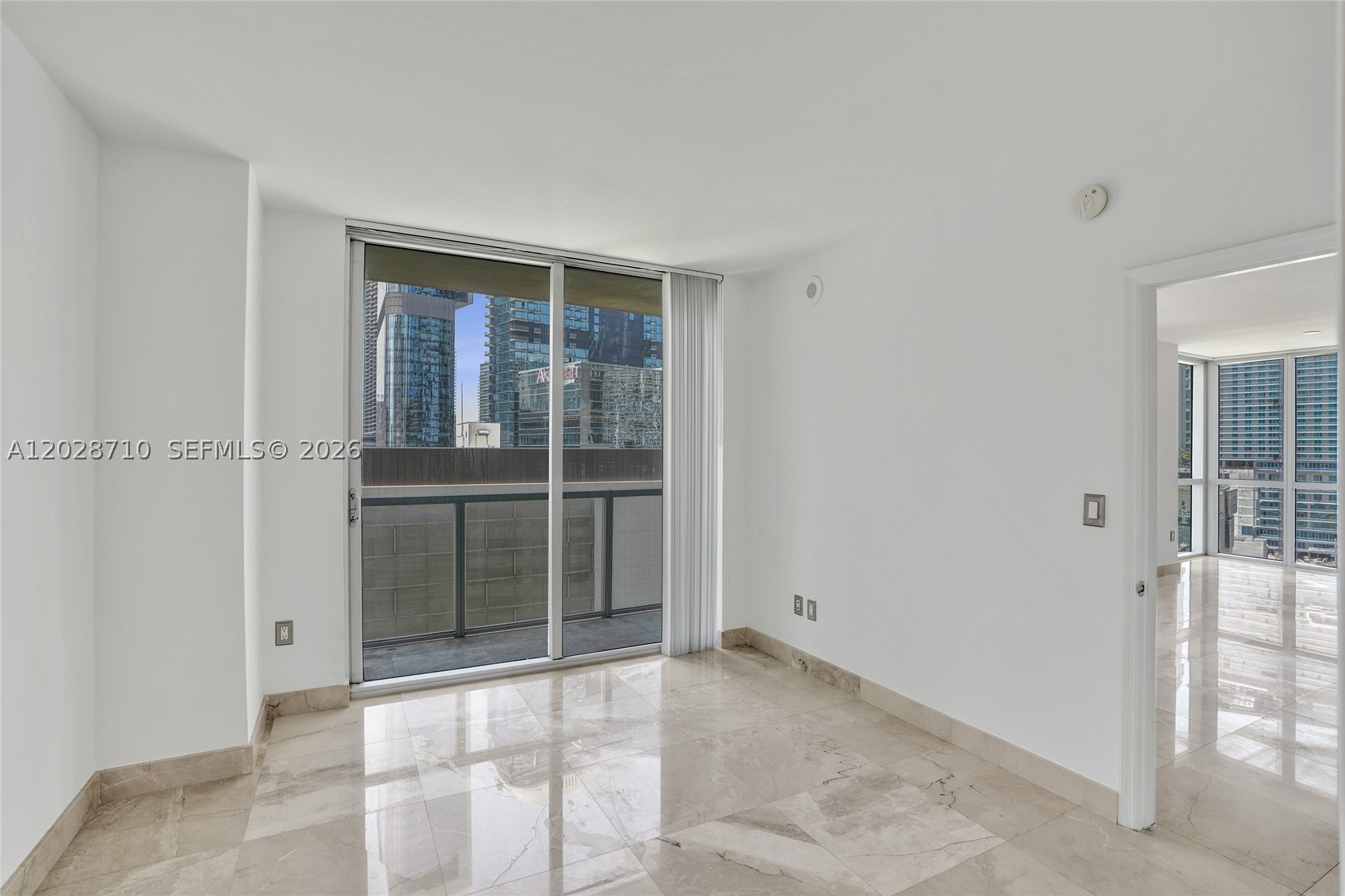 55 SE 6th St #1502, Miami FL 33131