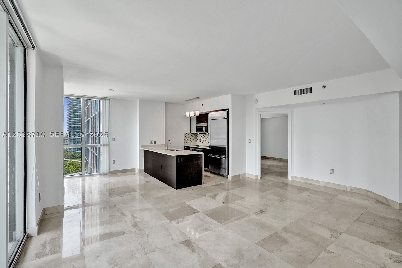 55 SE 6th St #1502, Miami FL 33131
