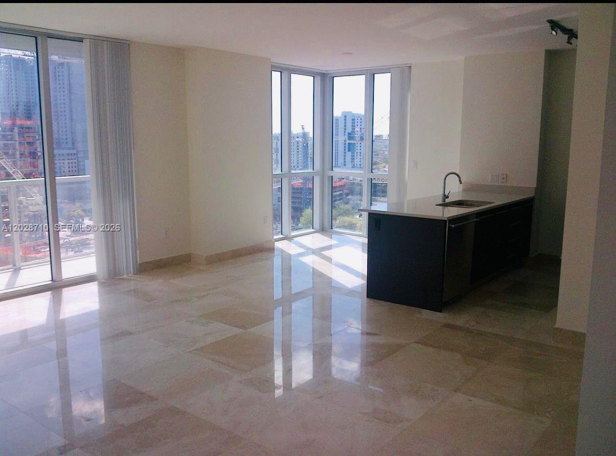 55 SE 6th St #1502, Miami FL 33131