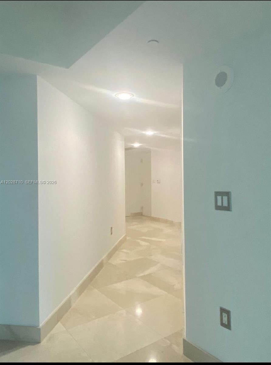 55 SE 6th St #1502, Miami FL 33131