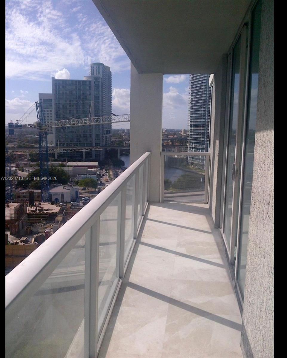 55 SE 6th St #1502, Miami FL 33131