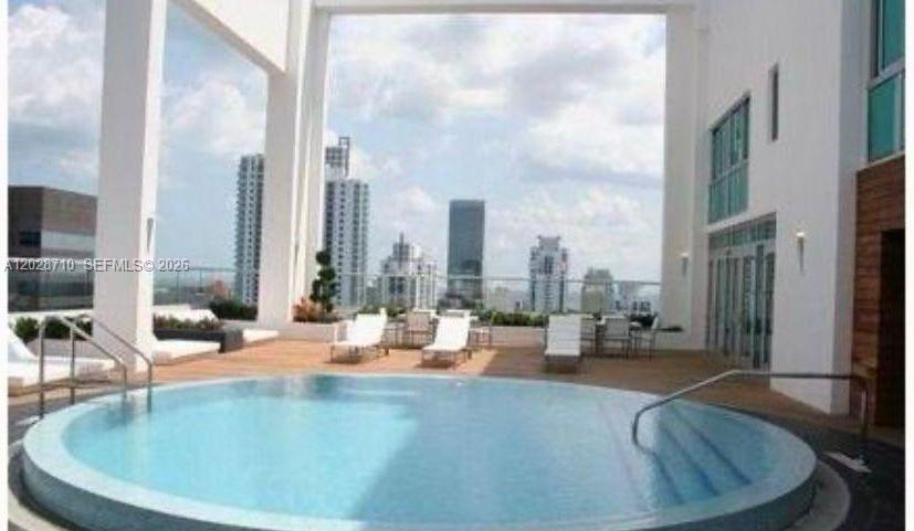 55 SE 6th St #1502, Miami FL 33131