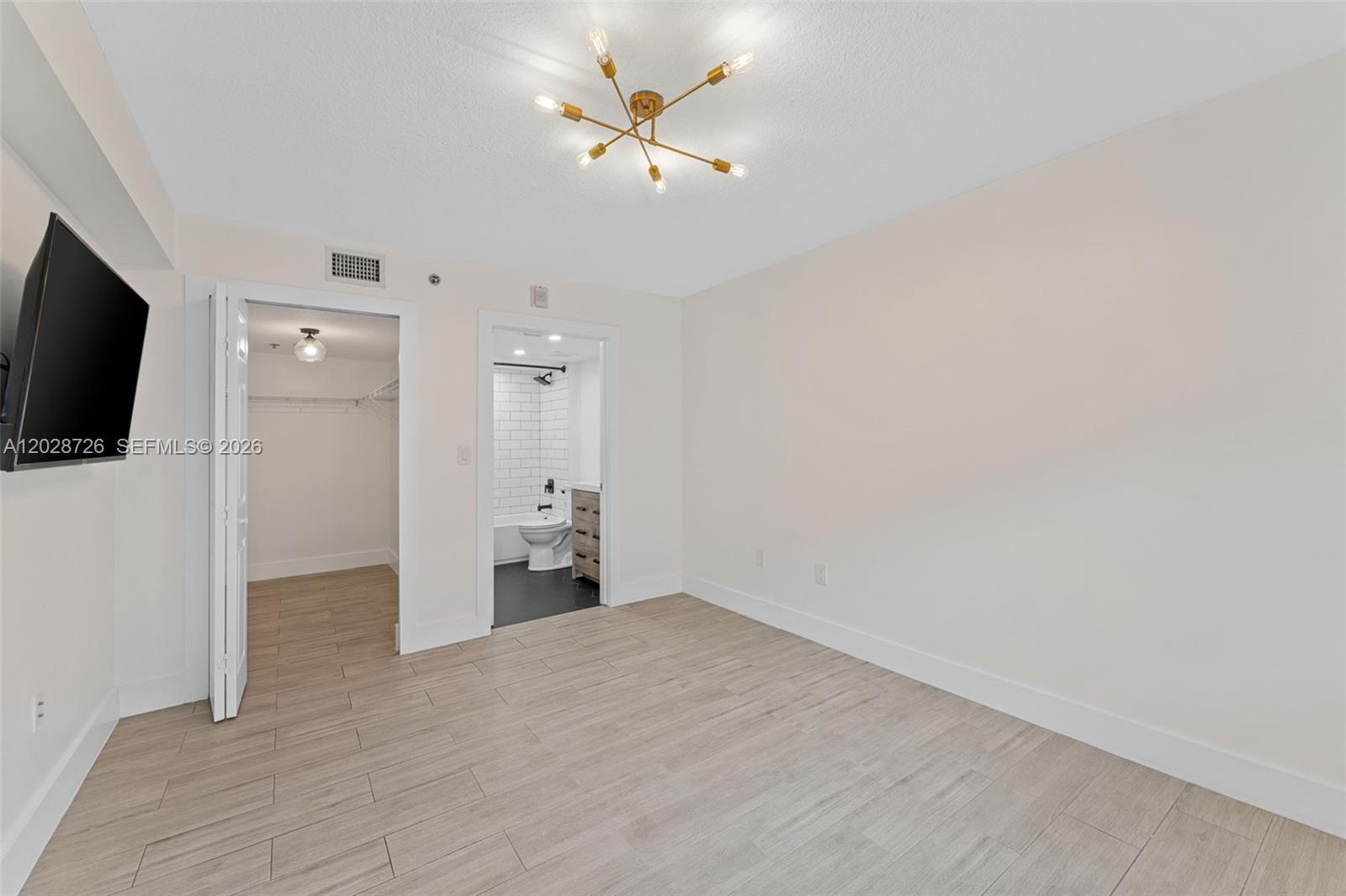 2415 NW 16th St Rd #306, Miami FL 33125
