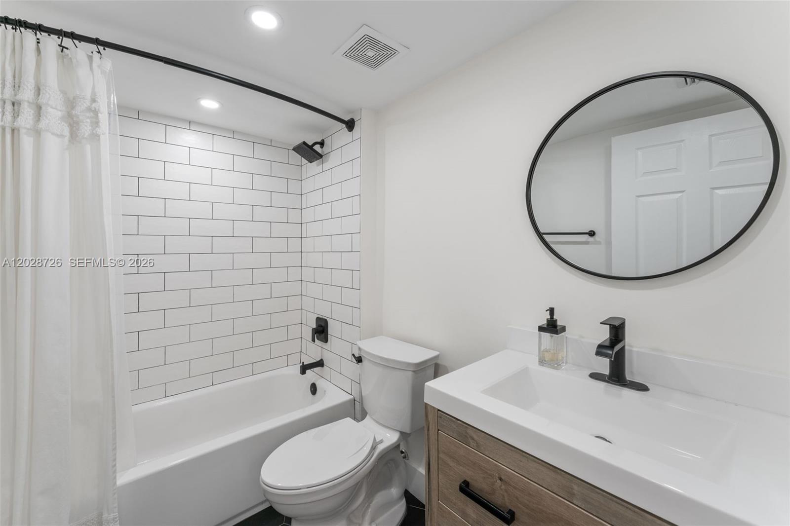 2415 NW 16th St Rd #306, Miami FL 33125