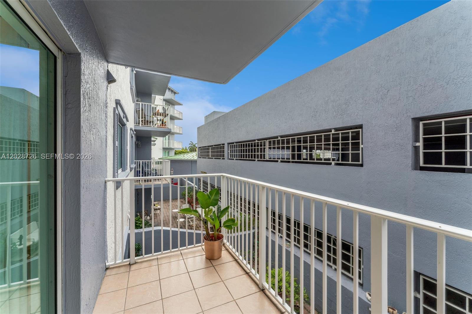2415 NW 16th St Rd #306, Miami FL 33125