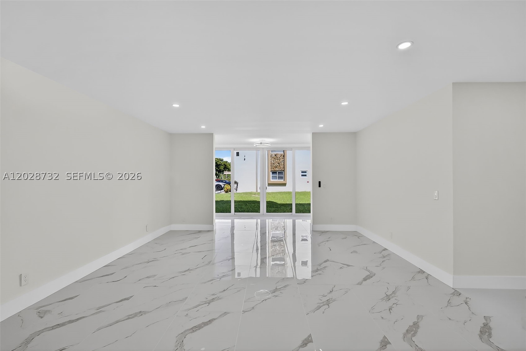 201 SE 11th Ter #102, Dania Beach FL 33004