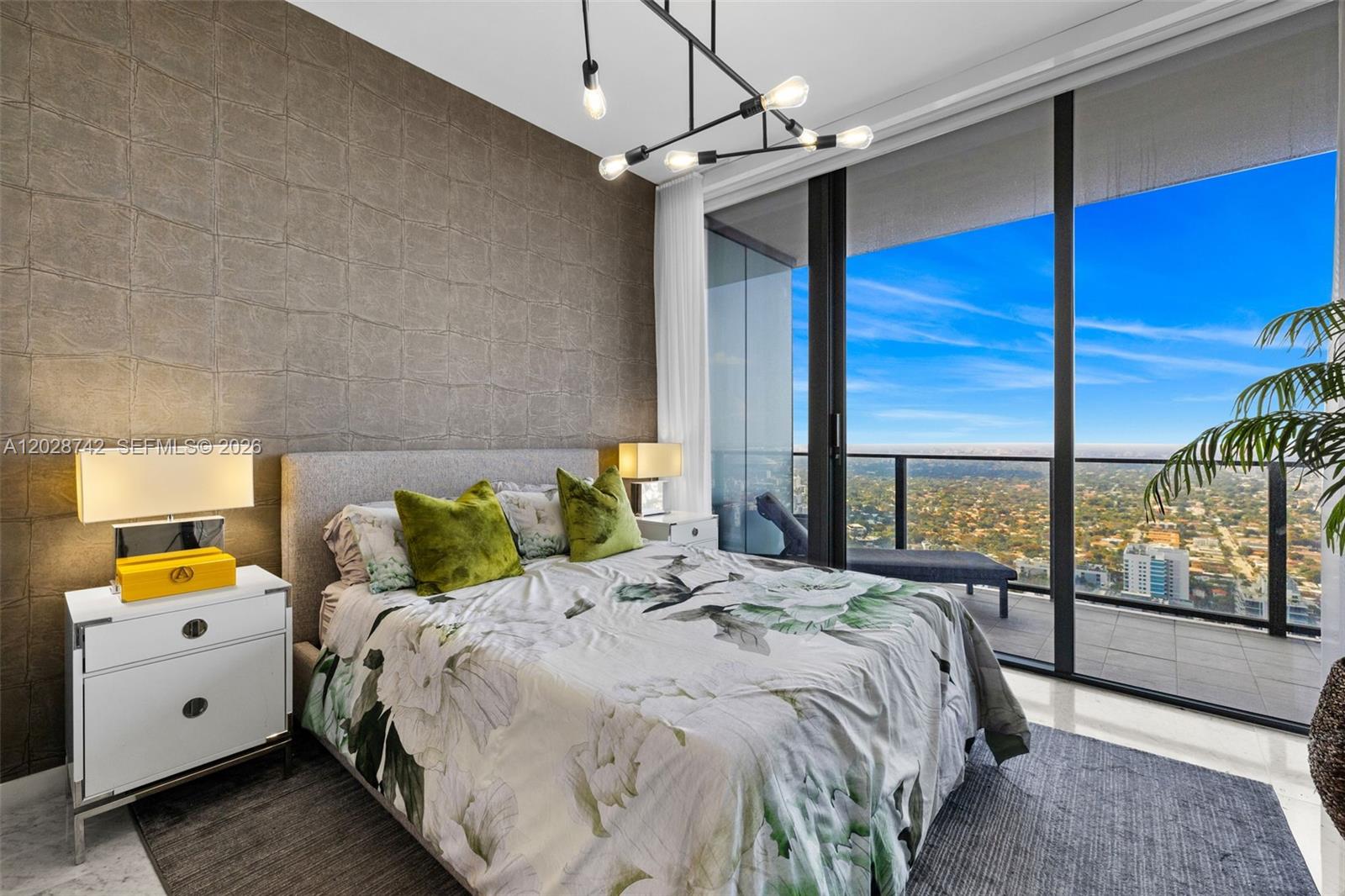 1000 Brickell Plz #PH5304, Miami FL 33131