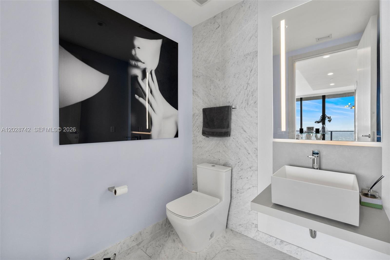 1000 Brickell Plz #PH5304, Miami FL 33131