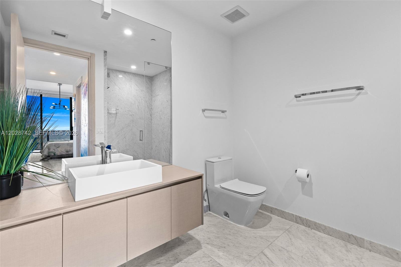 1000 Brickell Plz #PH5304, Miami FL 33131
