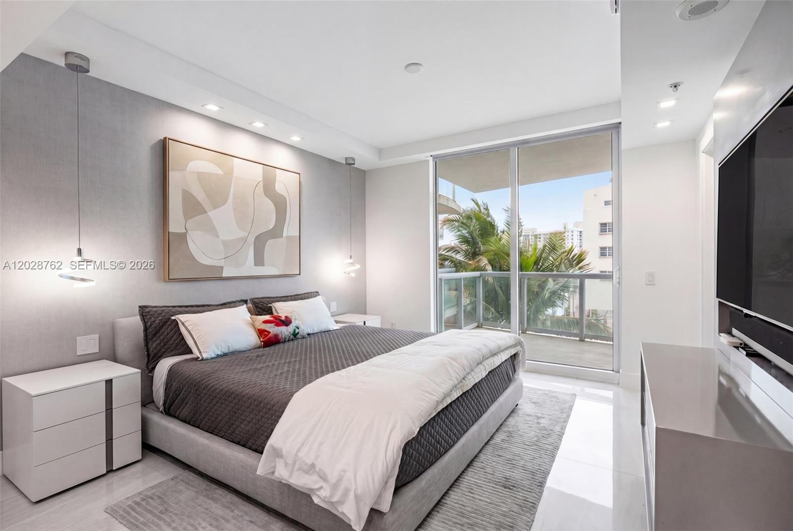 3801 Collins Ave #703, Miami Beach FL 33140