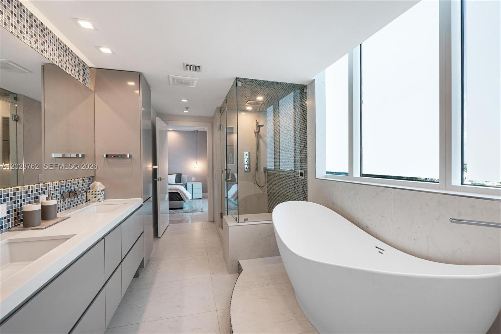 3801 Collins Ave #703, Miami Beach FL 33140