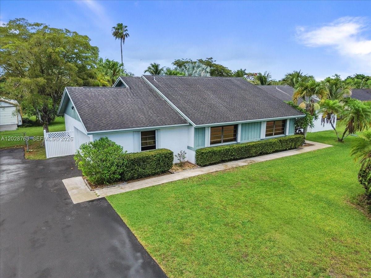 1571 NW 20th St, Homestead FL 33030