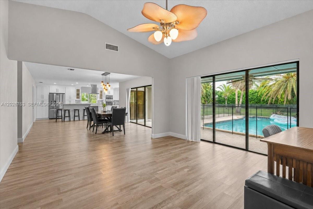 1571 NW 20th St, Homestead FL 33030